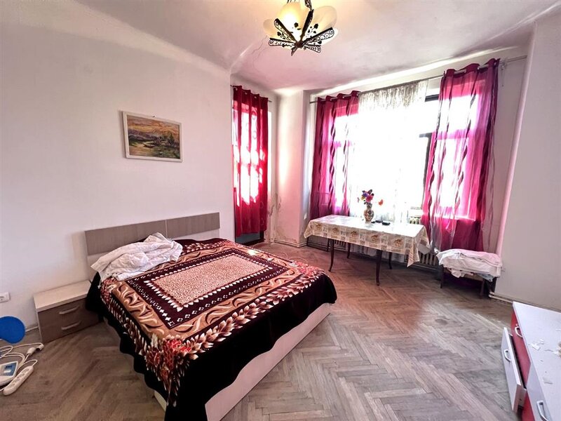 Unirii - Mircea Voda Vanzare apartament in Vila 5 camere 156 mp